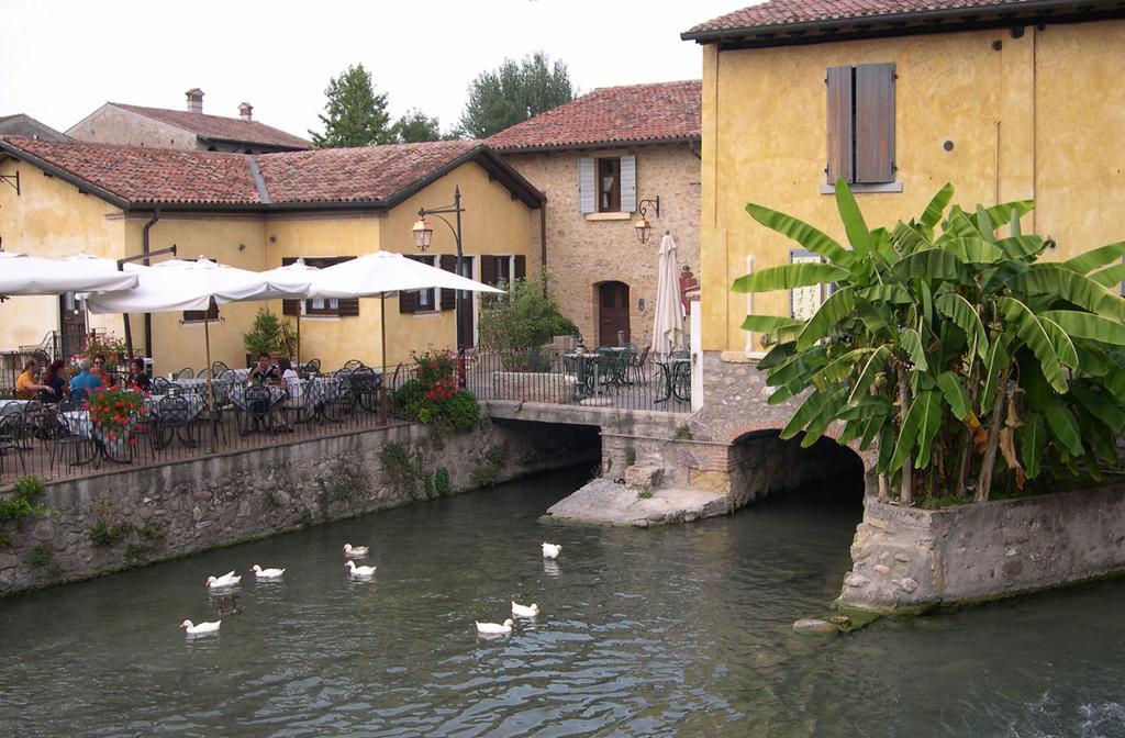 Corte La Guarnigione Valeggio sul Mincio Esterno foto
