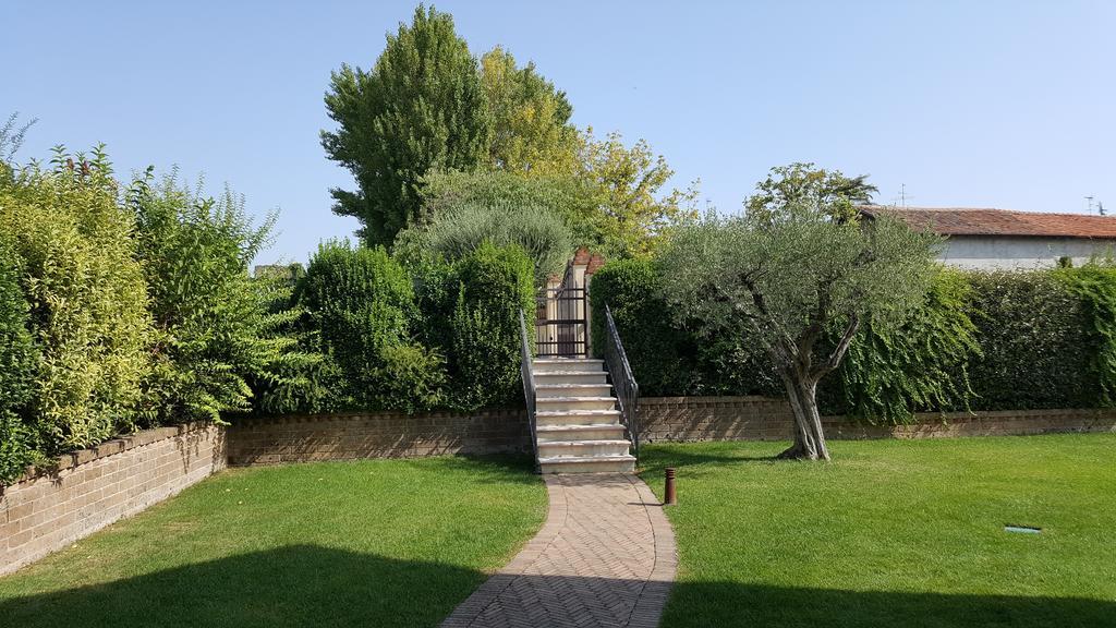 Corte La Guarnigione Valeggio sul Mincio Esterno foto