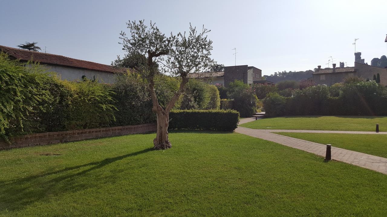 Corte La Guarnigione Valeggio sul Mincio Esterno foto